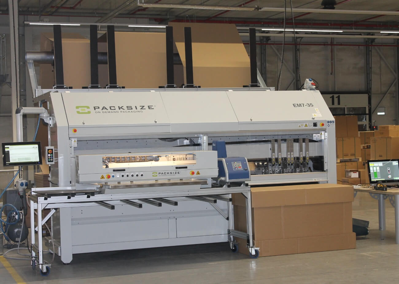 An image of a Packsize EM7 in action at DB Schenker.